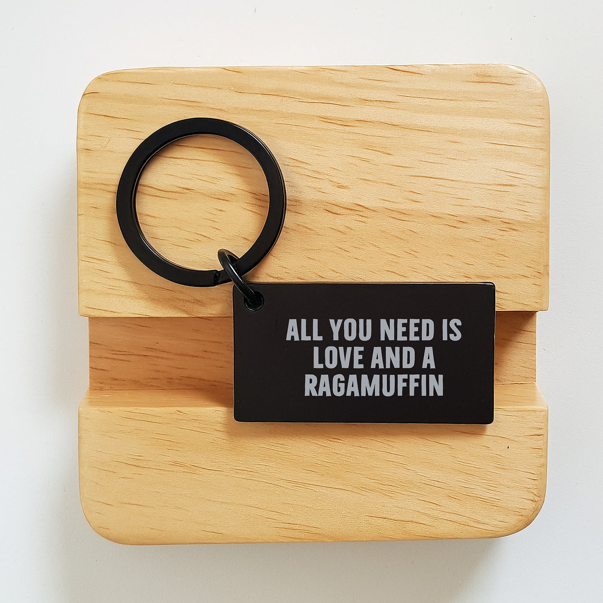 Ragamuffin Cat Gifts from Friends for Graduation Unique Keychain - 'All You Need Is Love And A Ragamuffin' Engraved - Image 2